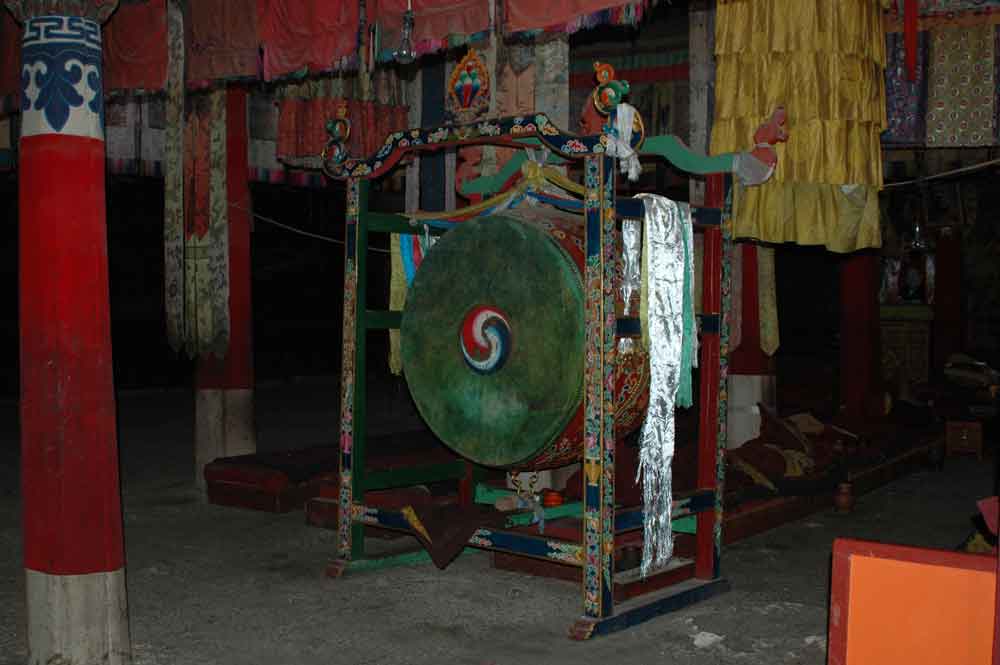 60 - Tibet - Gyantse, monasterio de Phalkor, dormitorio